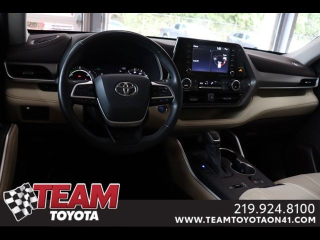 2022 Toyota Highlander Hybrid XLE