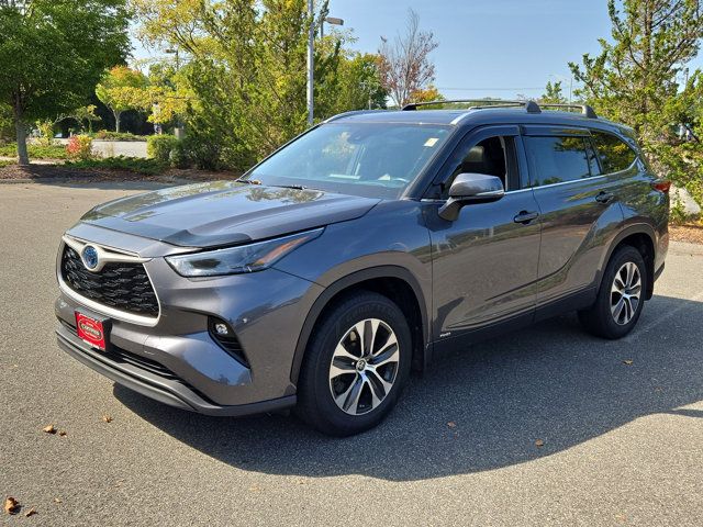 2022 Toyota Highlander Hybrid XLE