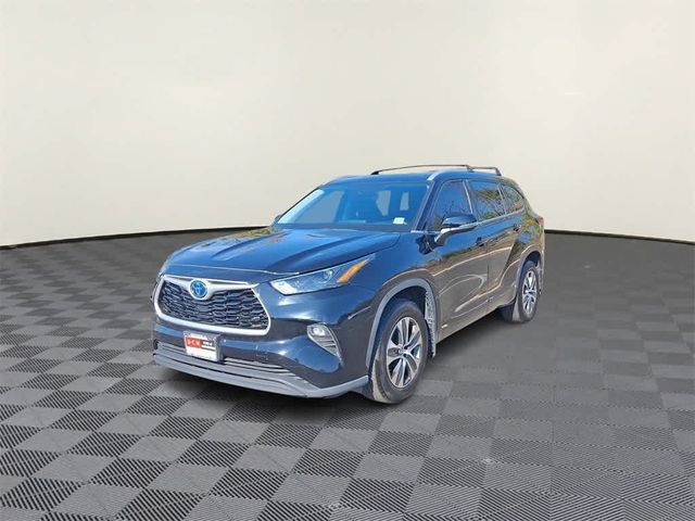 2022 Toyota Highlander Hybrid XLE