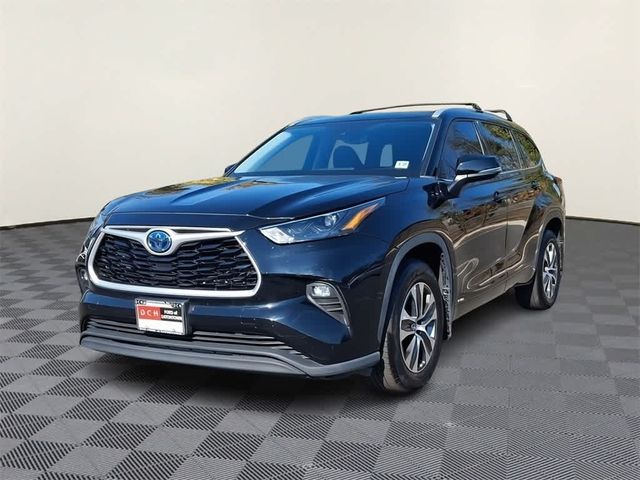 2022 Toyota Highlander Hybrid XLE