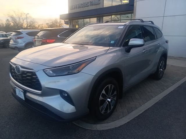 2022 Toyota Highlander Hybrid XLE