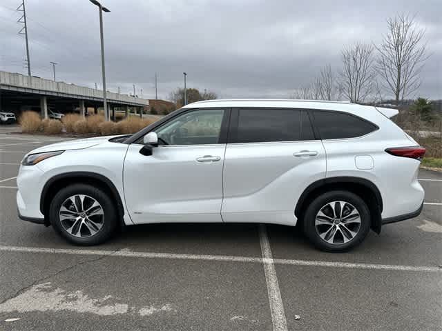 2022 Toyota Highlander Hybrid XLE