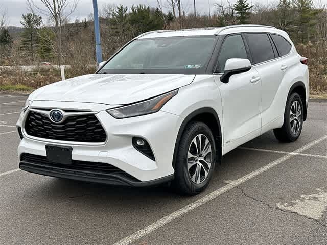 2022 Toyota Highlander Hybrid XLE