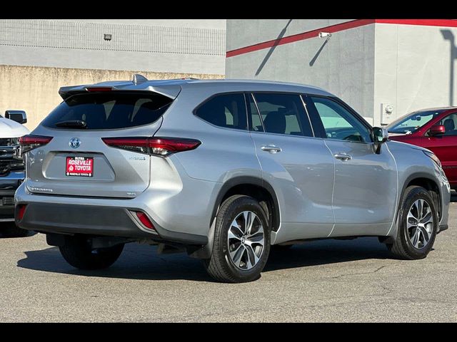 2022 Toyota Highlander Hybrid XLE