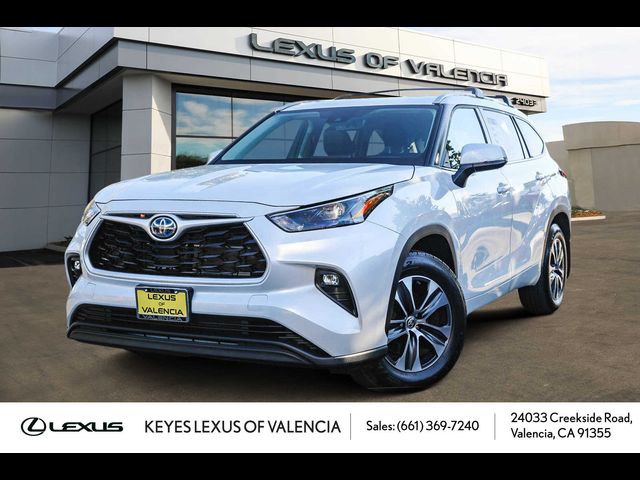 2022 Toyota Highlander Hybrid XLE