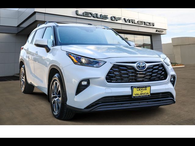 2022 Toyota Highlander Hybrid XLE