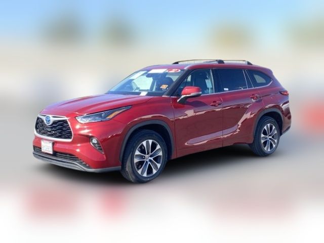 2022 Toyota Highlander Hybrid XLE