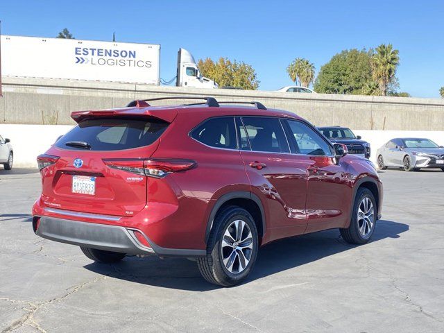 2022 Toyota Highlander Hybrid XLE