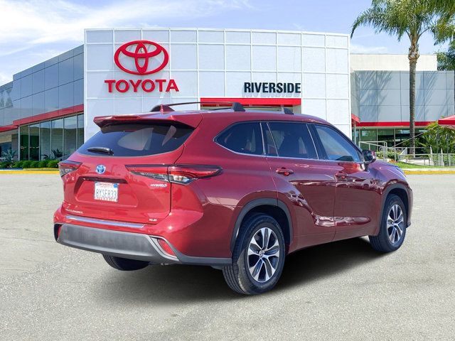 2022 Toyota Highlander Hybrid XLE