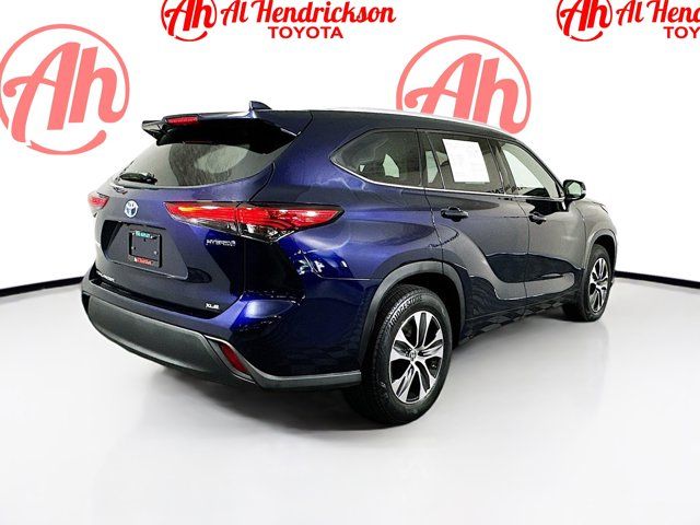 2022 Toyota Highlander Hybrid XLE