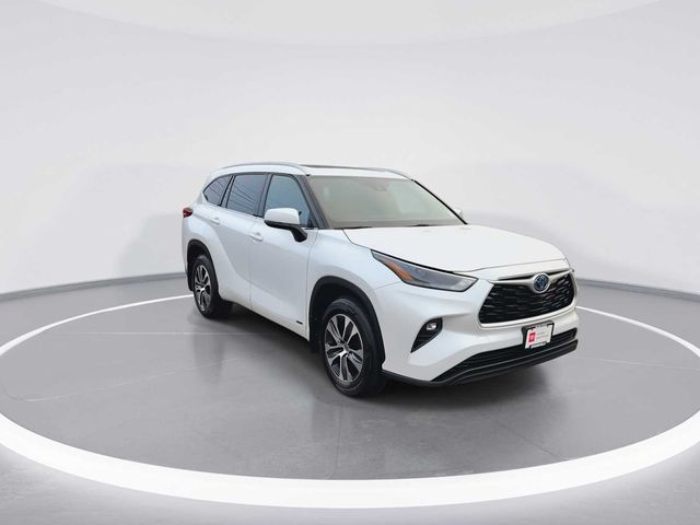 2022 Toyota Highlander Hybrid XLE