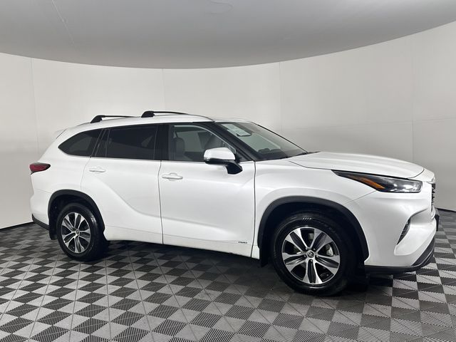 2022 Toyota Highlander Hybrid XLE