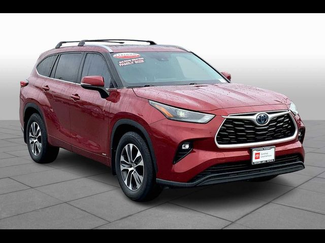 2022 Toyota Highlander Hybrid XLE