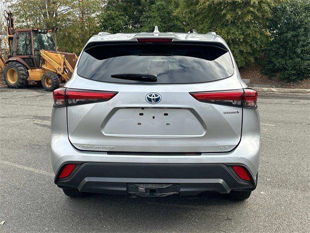 2022 Toyota Highlander Hybrid XLE