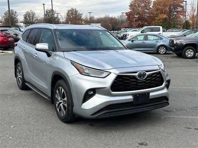 2022 Toyota Highlander Hybrid XLE