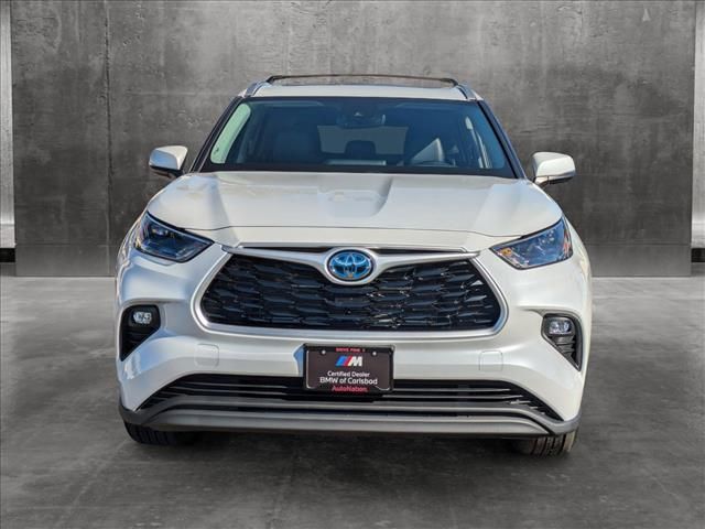 2022 Toyota Highlander Hybrid XLE