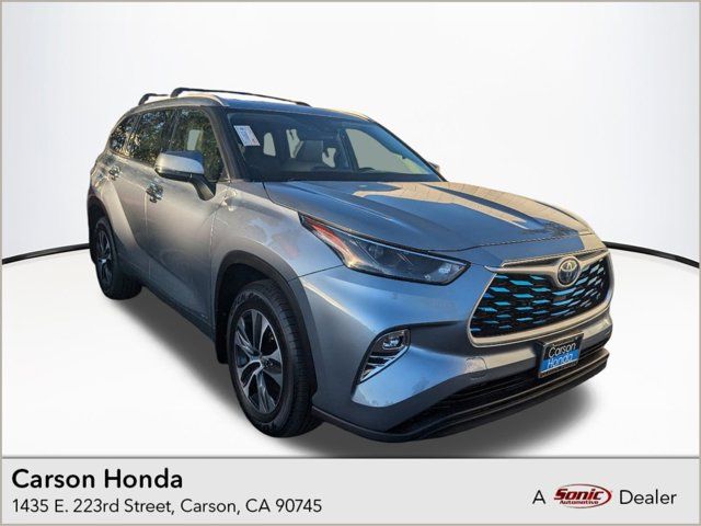 2022 Toyota Highlander Hybrid XLE