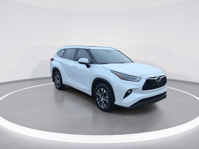 2022 Toyota Highlander Hybrid XLE