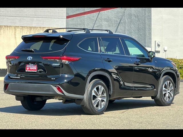 2022 Toyota Highlander Hybrid XLE