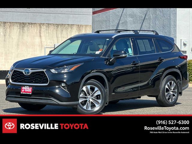 2022 Toyota Highlander Hybrid XLE