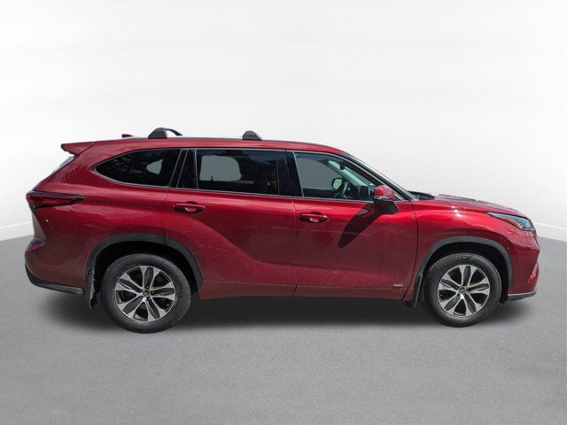 2022 Toyota Highlander Hybrid XLE