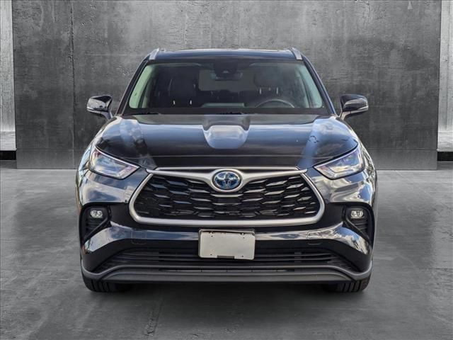 2022 Toyota Highlander Hybrid XLE