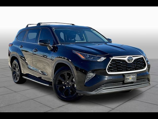 2022 Toyota Highlander L