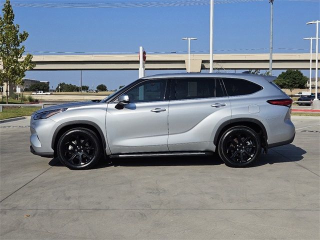 2022 Toyota Highlander L