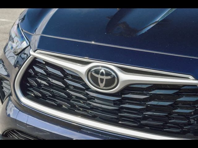 2022 Toyota Highlander L