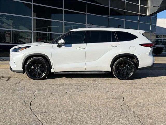 2022 Toyota Highlander L