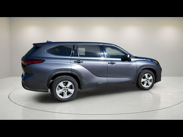 2022 Toyota Highlander L