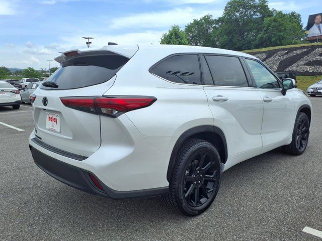 2022 Toyota Highlander L