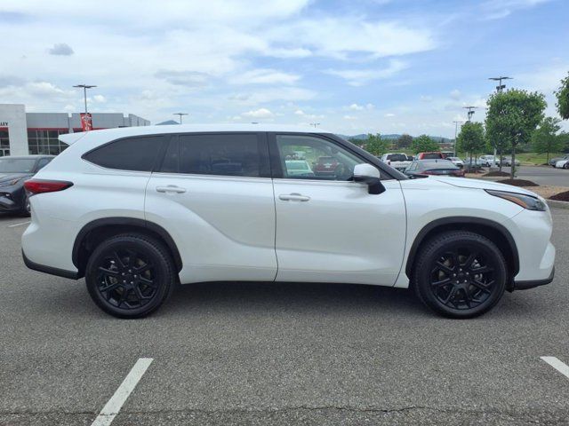 2022 Toyota Highlander L