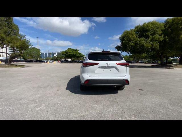 2022 Toyota Highlander L