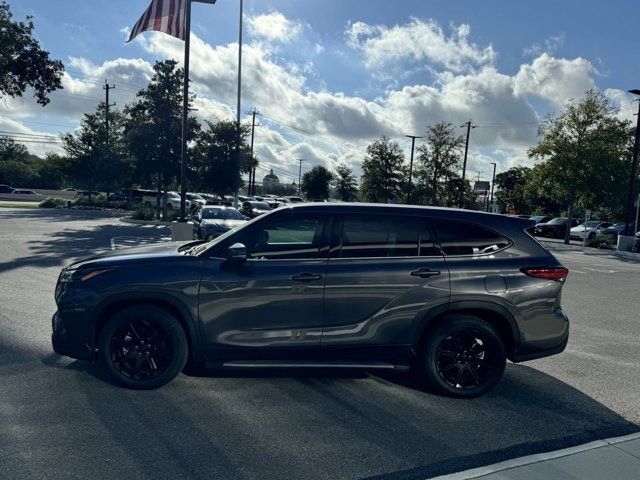 2022 Toyota Highlander L