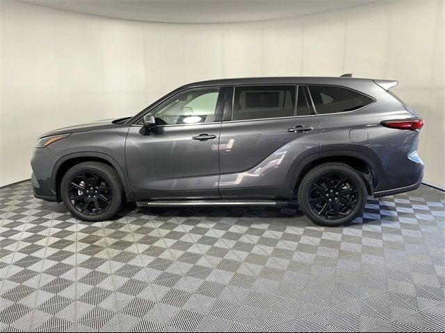 2022 Toyota Highlander L