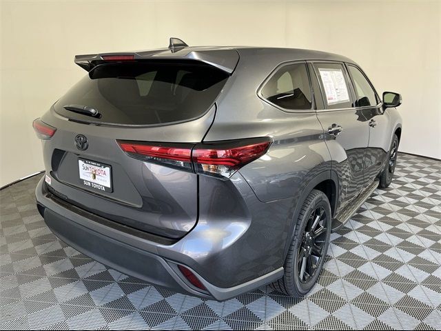 2022 Toyota Highlander L