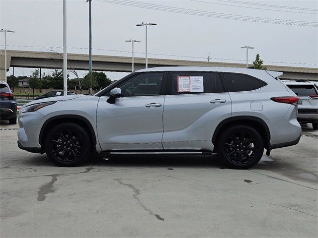 2022 Toyota Highlander L