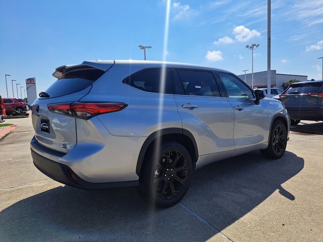 2022 Toyota Highlander L