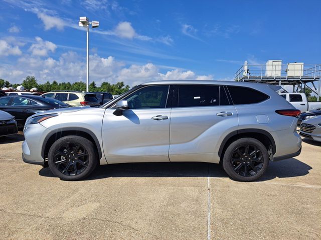 2022 Toyota Highlander L