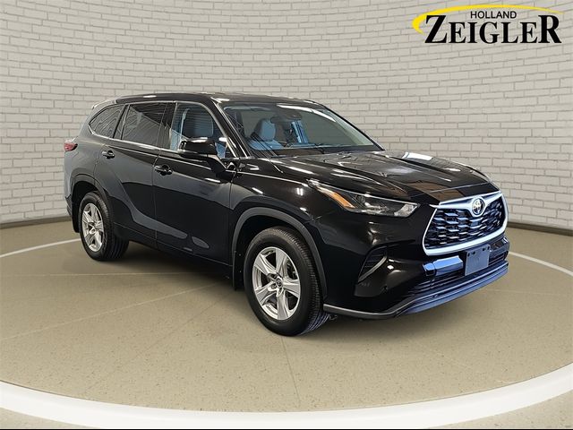 2022 Toyota Highlander L