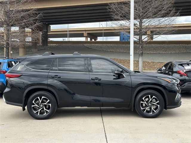 2022 Toyota Highlander L