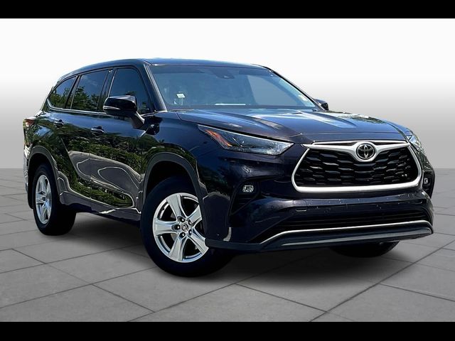 2022 Toyota Highlander LE