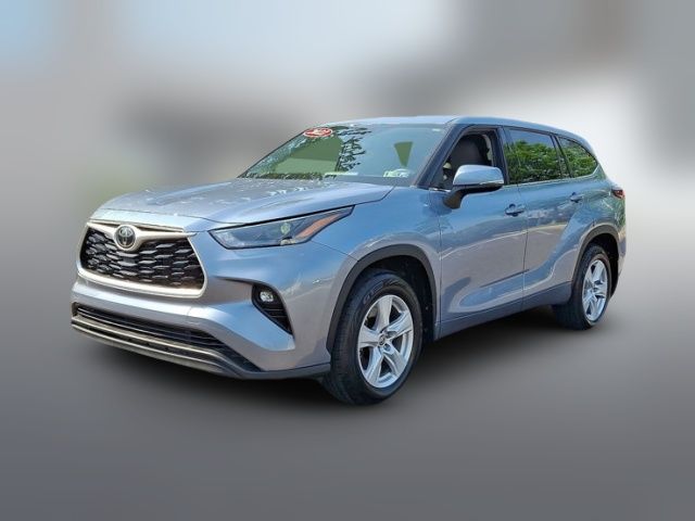 2022 Toyota Highlander LE