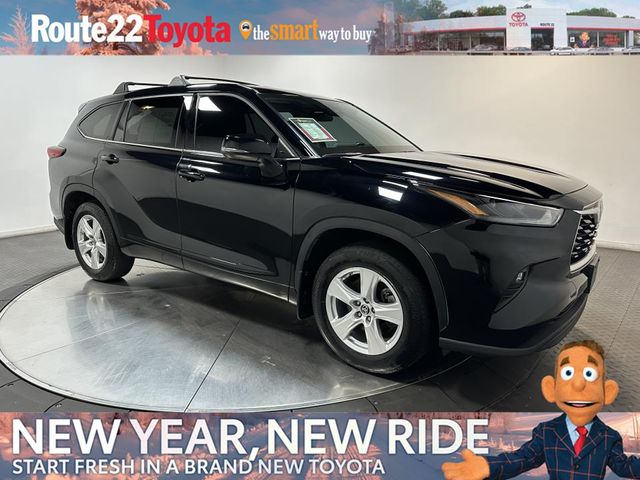 2022 Toyota Highlander LE