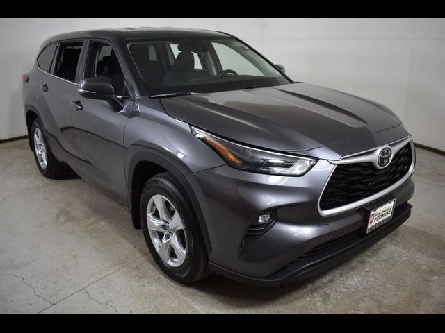 2022 Toyota Highlander LE
