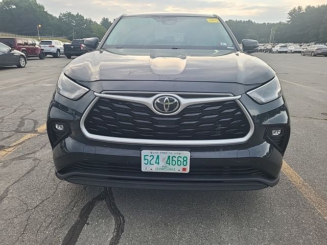 2022 Toyota Highlander LE