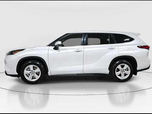 2022 Toyota Highlander LE