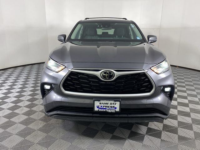 2022 Toyota Highlander LE