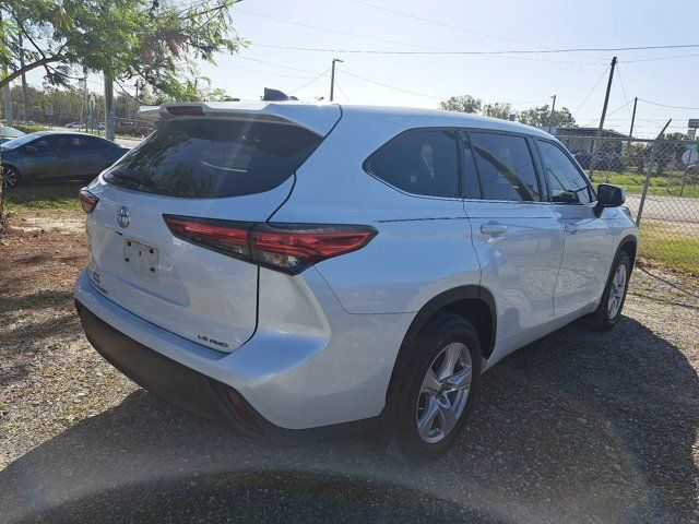 2022 Toyota Highlander LE